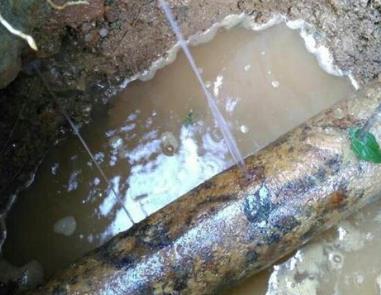 沧州市楼顶渗水维修公司分享下地暖漏水的原因及检测方法。